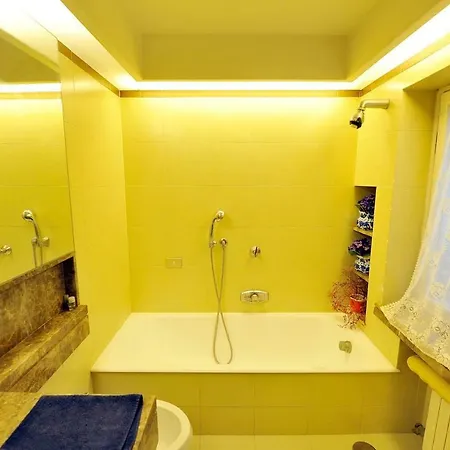 Lovely On The Sea Side Apartment Viareggio
